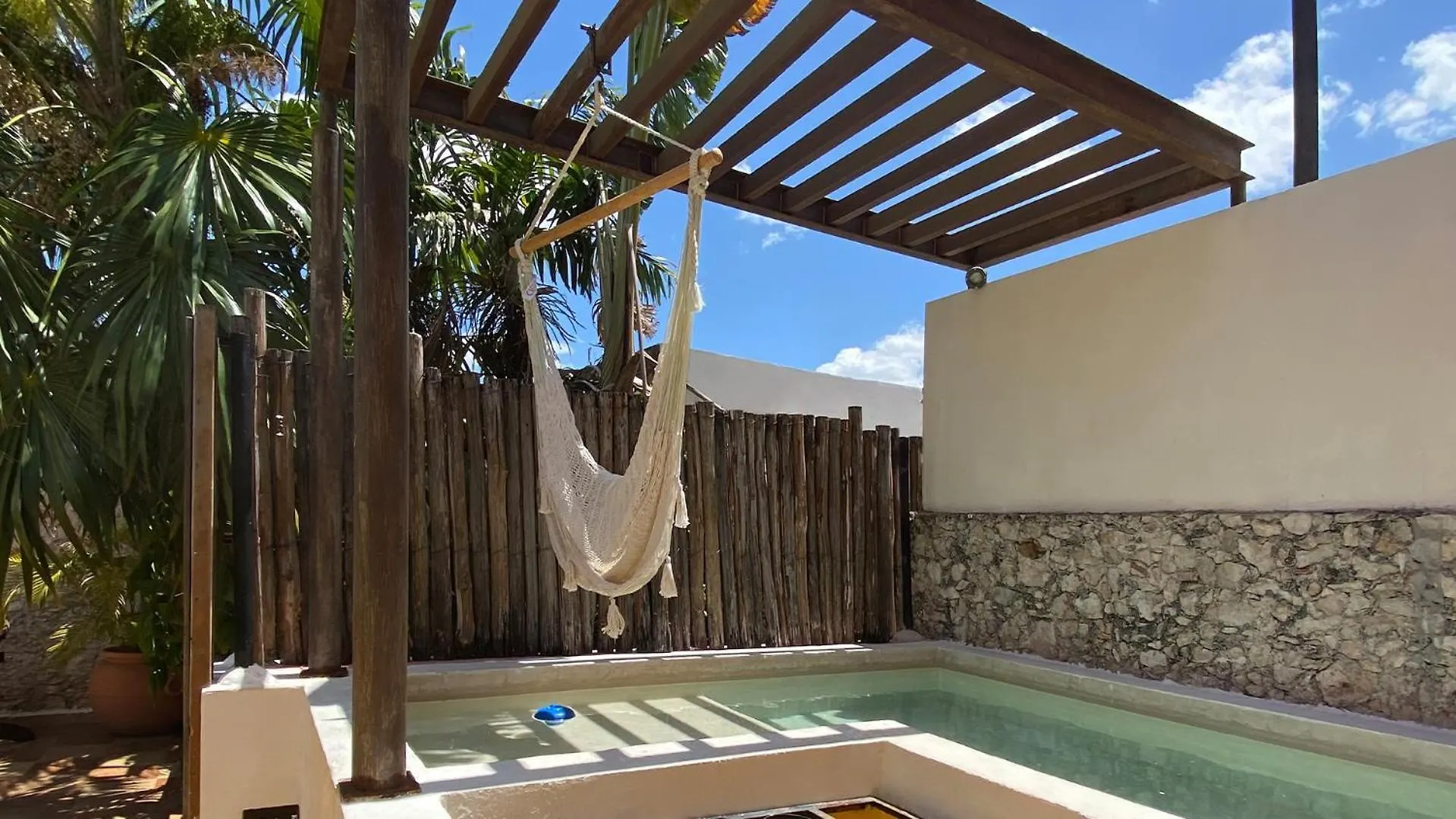 Art 57 Hotel - Adults Only Mérida 2*,  Mexico